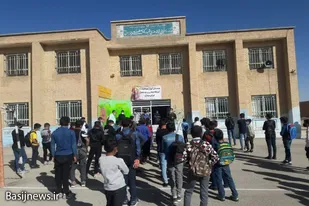 روایتگری دفاع مقدس در مدرسه شهید چمران قهورد سفلی