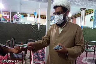 توزیع کمک&zwnj;های مومنانه توسط خیرین در روستای قباق تپه کبودراهنگ