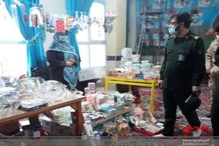 بازدید مسئول فرهنگی سپاه ناحیه همدان از بازارچه محلی بسیجیان