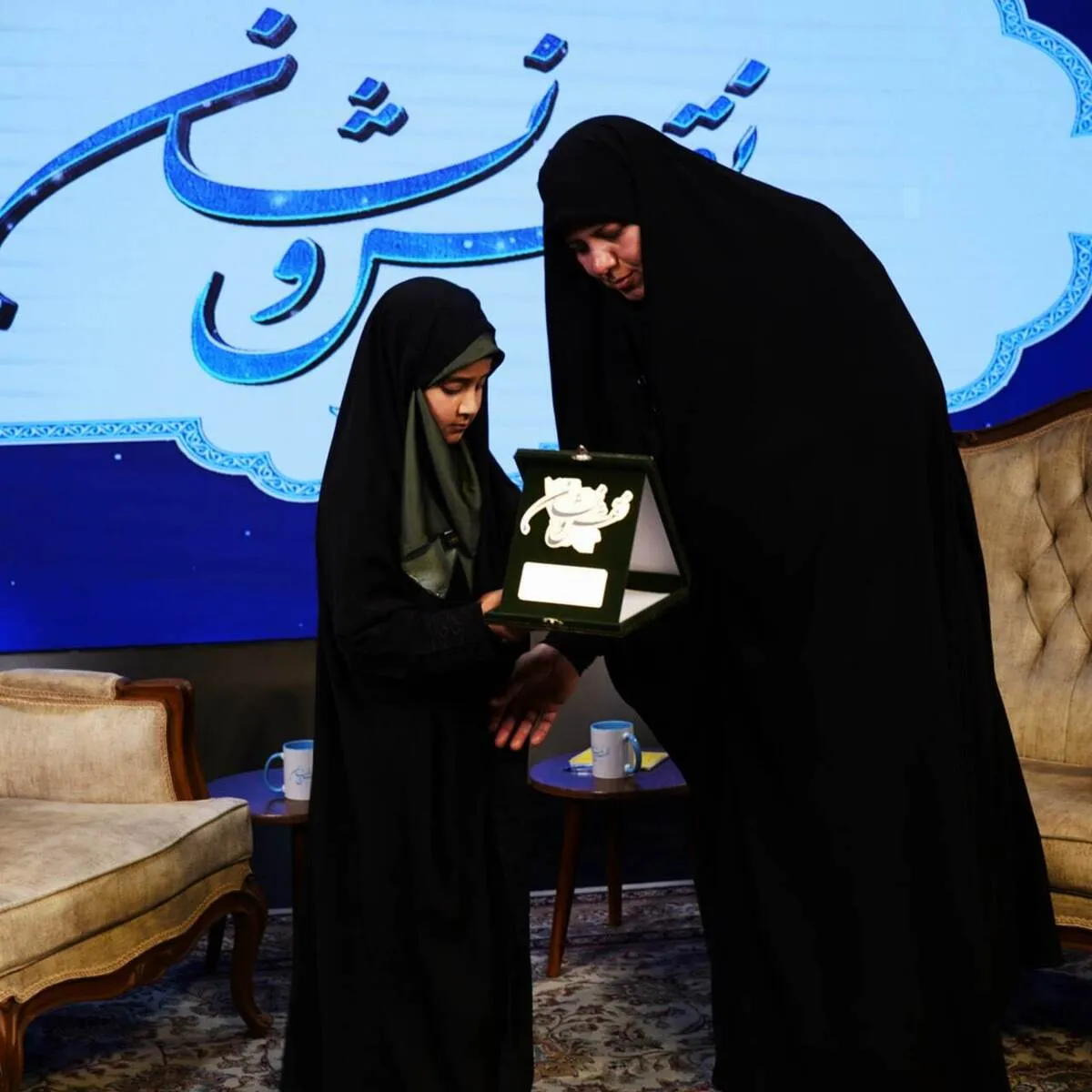 تیزر | روزی نداشت، اما امام رضا رو داشت ، حالا خودش نان‌رسان مردمه
