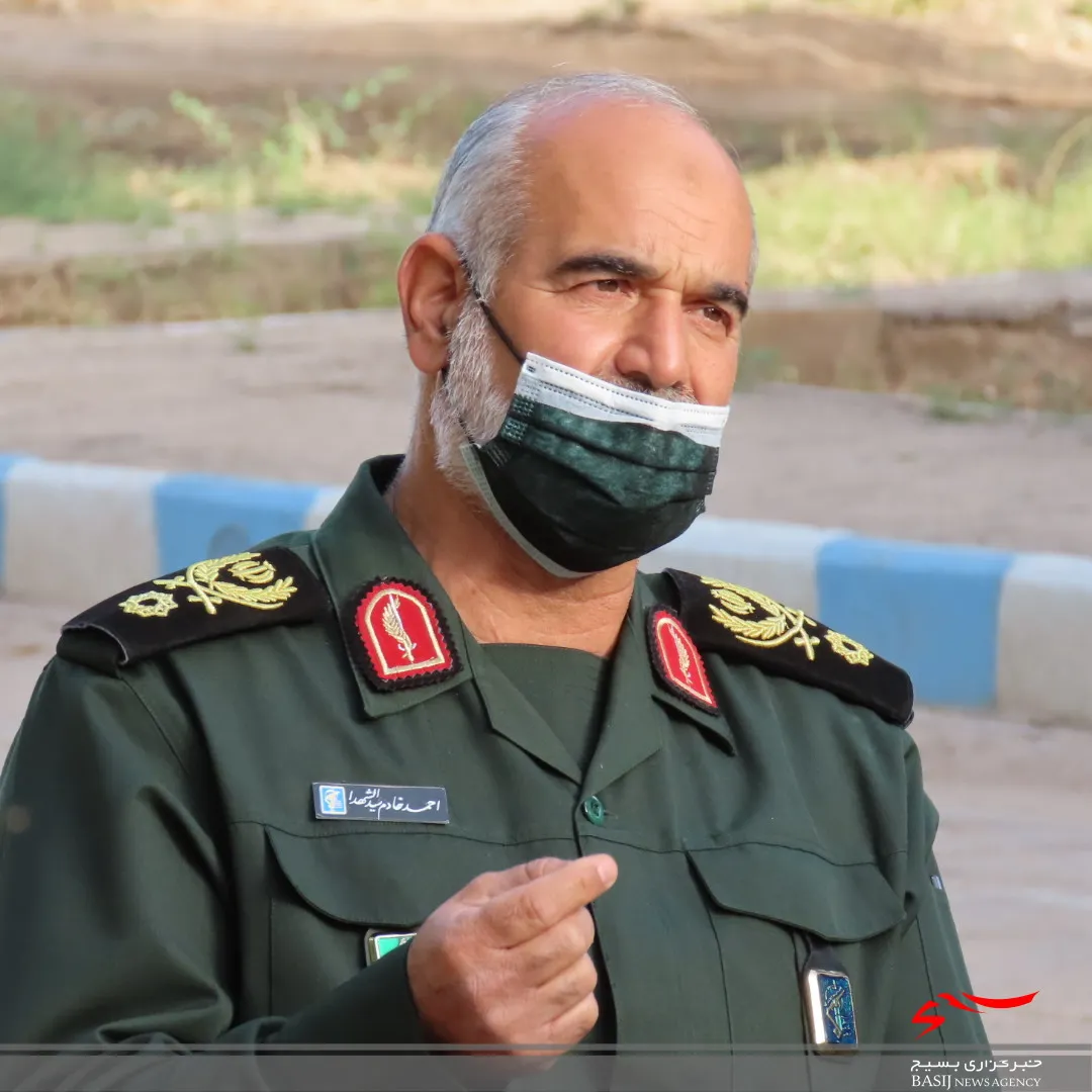 فرمانده و پاسداران تیپ امام صادق(ع) با اخلاص و جهادی هستند