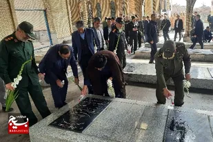 حضور معنوی شهدا حافظ نظام است/امروز دشمنی با نظام بالاترین گناه است