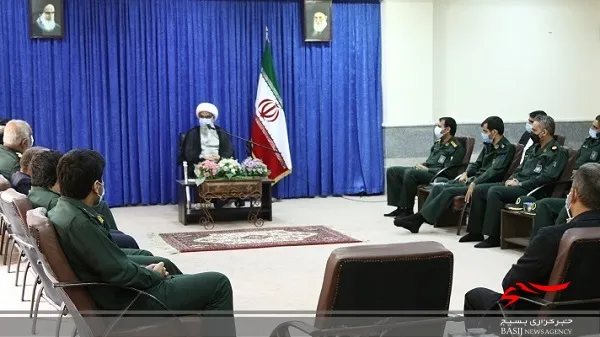 دیدار کارکنان یگان حفاظت هواپیمایی فرودگاه‌های استان با نماینده ولی فقیه در بوشهر/ تکریم مردم در دستور کار سپاه هواپیمایی قرار دارد