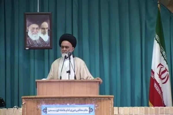 عزیزانی که برای خدمت پاشنه کشیده‌اند، همت کرده شرایط را بهبود ببخشند