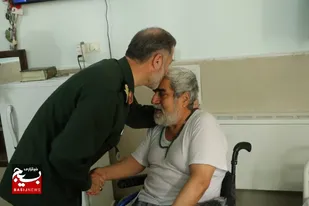 دیدار صمیمی فرمانده سپاه کربلا با شهدای زنده