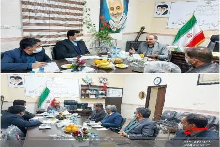 زیبنده یک جوان تحصیل‌کرده نیست که از انجام کار و حرفه بی‌بهره باشد