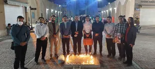 دانشجویان و مردم یزد به یاد شهدای دانش آموز افغانستان شمع افروختند