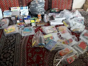 تهیه و توزیع بسته&zwnj;های معیشتی و لوازم التحریر در روستای ابرسج شاهرود