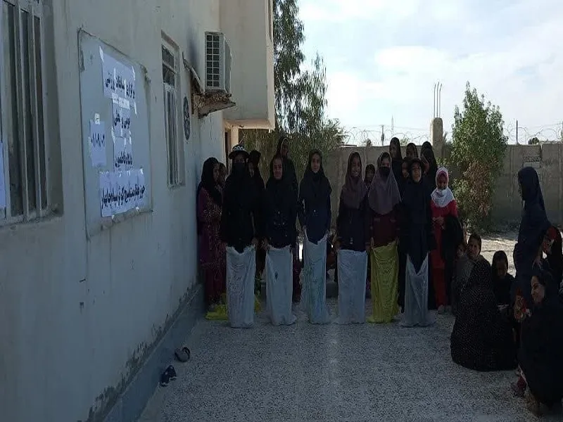 ویژگی بازی‌های بومی تقویت کار گروهی، ایجاد فضای شاداب و پر نشاط و تخلیه‌ی روانی فرد است