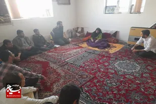 دیدار جمعی از بسیجیان پایگاه شهید گل&zwnj;زردی ملایر با خانواده شهید &laquo;داود غلامی&raquo;