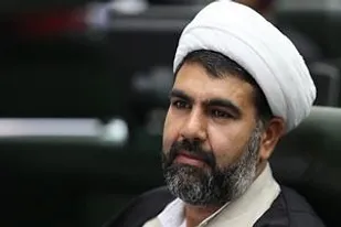 برچسب زدن به نیروهای انقلابی تاسف آور است