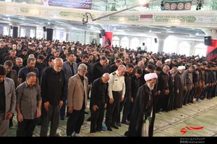 اقامه نماز ظهر عاشورا در شهرکرد