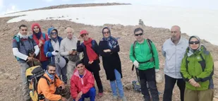 صعود جمعی از کارکنان دانشگاه علوم پزشکی شاهرود به قله شاهوار