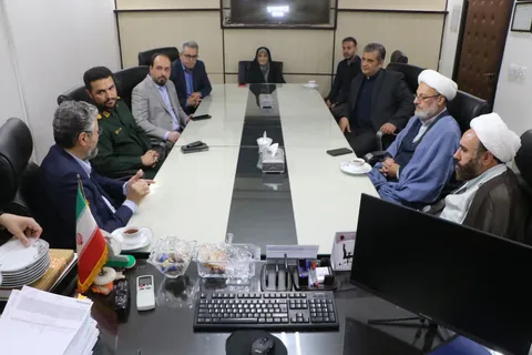پرستاران در خط مقدم صیانت از سلامت جامعه و تداوم روحیه ایثار قرار دارند/تجلیل از پرستاران بیمارستان ثارالله مهرشهر