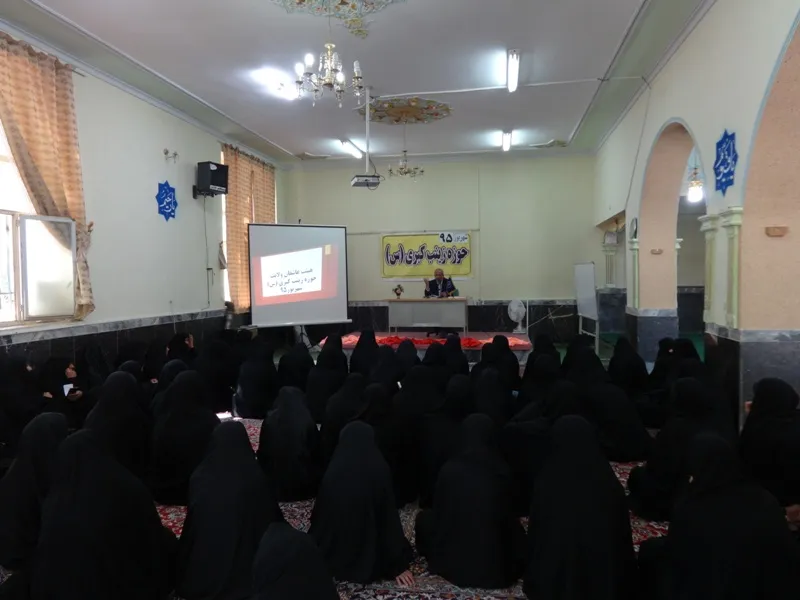 برگزاری نشست بصیرتی هیئت عاشقان ولایت حوزه زینب کبری(س) نهاوند