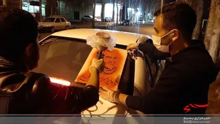 نصب پوستر سردار سلیمانی بر روی ۳۰۰ خودرو شهروندان نطنزی/ ۵ هزار پوستر در شهرستان نطنز توزیع می شود