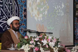 قیام با یاحسین و یامهدی هویت شیعه است