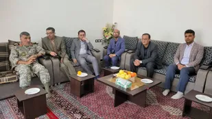 دیدار صمیمانه بسیج اساتید دانشگاه آزاد اسلامي کهگیلویه و بویراحمد با فرمانده تیپ ۴٨ فتح استان + (تصاویر)