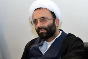 تحریف کنندگان خط امام از انقلابی&lrm;گری خسته شده&lrm;اند