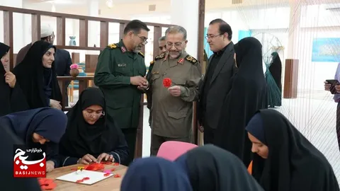 افتتاح پاتوق دخترانه ریحان یزد با حضور سردار سلیمانی