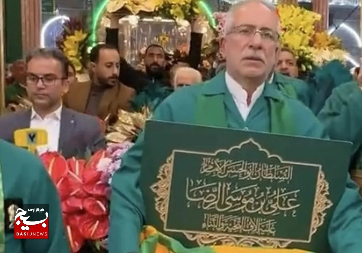 خادمان حرم رضوی، ضریح حرم امام حسین (ع) را گل‌آرایی کردند