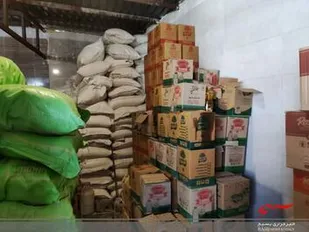 کشف انبار محتکران کالاهای اساسی توسط پاسداران گمنام امام زمان(عج)