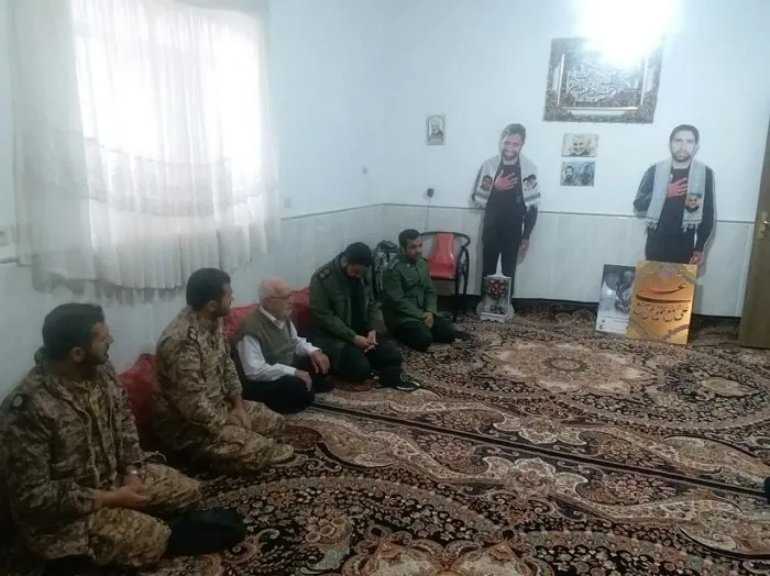 دیدار رزمندگان و بسیجیجان گردان با خانواده شهید مدافع امنیت عباس کوهی