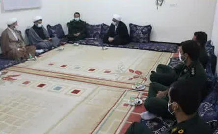 فرمانده و جمعی از پاسداران سپاه کنگان با امام جمعه این شهر دیدار کردند