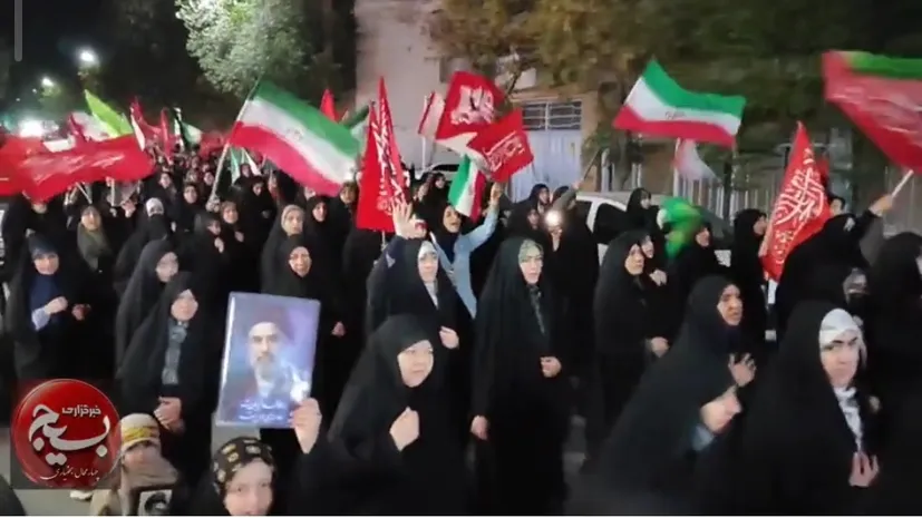 گوش به فرمان رهبر،  آماده جانفشانی هستیم