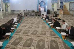 جزء خوانی قرآن کریم در 10شهرستان استان