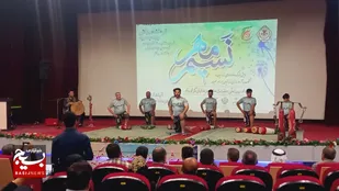 آزاد سازی ۵ زندانی جرائم غیر عمد در دهه کرامت به همت حوزه بسیج کارمندی  آبادان