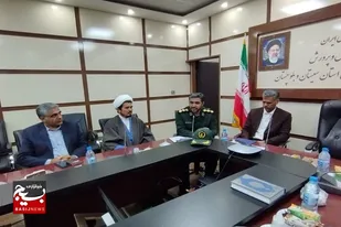دیدارفرمانده ناحیه مقاومت بسیج سپاه زاهدان با مدیر کل آموزش و پرورش استان/تجلیلاز 20 فرهنگی بسیجی در زاهدان