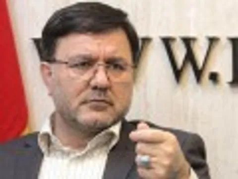 دولت و شهرداری توان توسعه حمل و نقل عمومی را ندارند/ اجرای طرح های ناموفق ترافیک در پایتخت