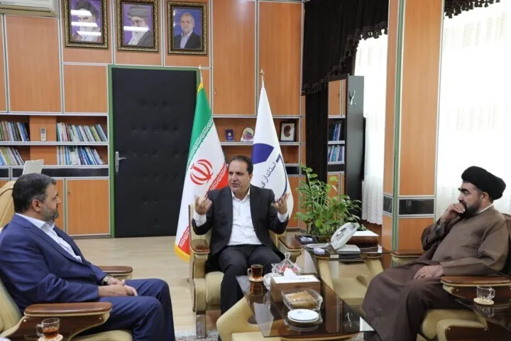 درخواست استاندار؛ آستان قدس رضوی در ایلام طرح‌های شاخص اجرا کند