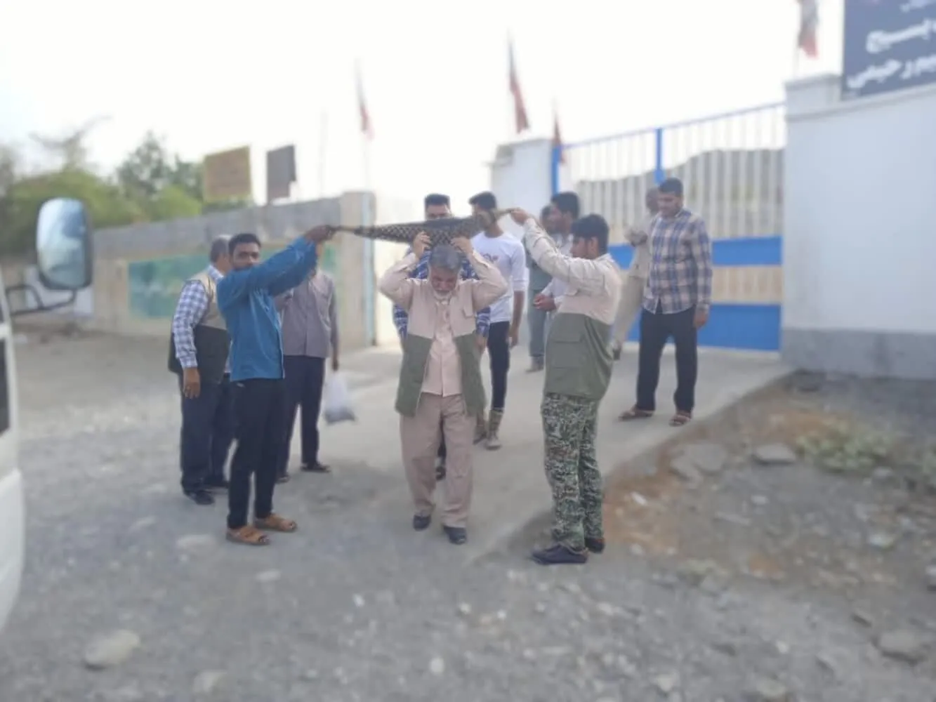 نخستین گروه جهادی سپاه ناحیه میناب به مناطق زلزله زده غرب هرمزگان اعزام شدند