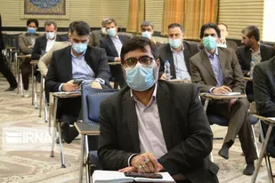 علاج مشکلات اقتصادی حمایت از تولید است/ دستگاه های متولی، تولیدکنندگان را به سمت دانش روز هدایت کنند