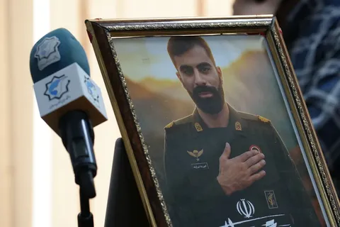 دفاع از پایان‌نامه دانشجوی شهید «امیررضا شیراوند» در دانشگاه جامع انقلاب اسلامی