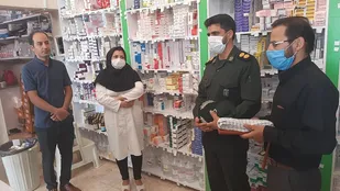 پزشکان داروساز ابرکوه از سوی ناحیه مقاومت بسیج ابرکوه تجلیل شدند+ عکس