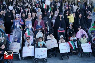 اجتماع مادران و کودکان کالسکه سوار &laquo;نسل عهد&raquo; در همدان