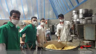 توزیع 4000 پرس افطاری در بین خانواده های نیازمند توسط بسیج شهرستان خوروبیابانک