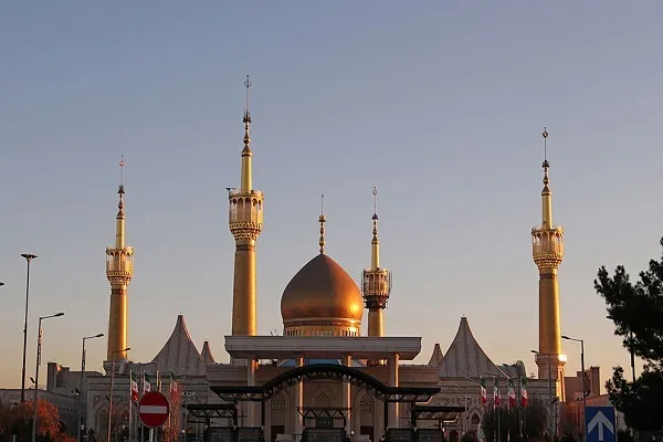 اعزام ۱۵ هزار زائر از استان فارس به حرم امام راحل