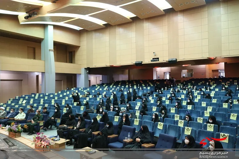 زنان عفیف با سلاح حجاب و عفاف در میدان جنگ نرم دشمن حضور قوی دارند
