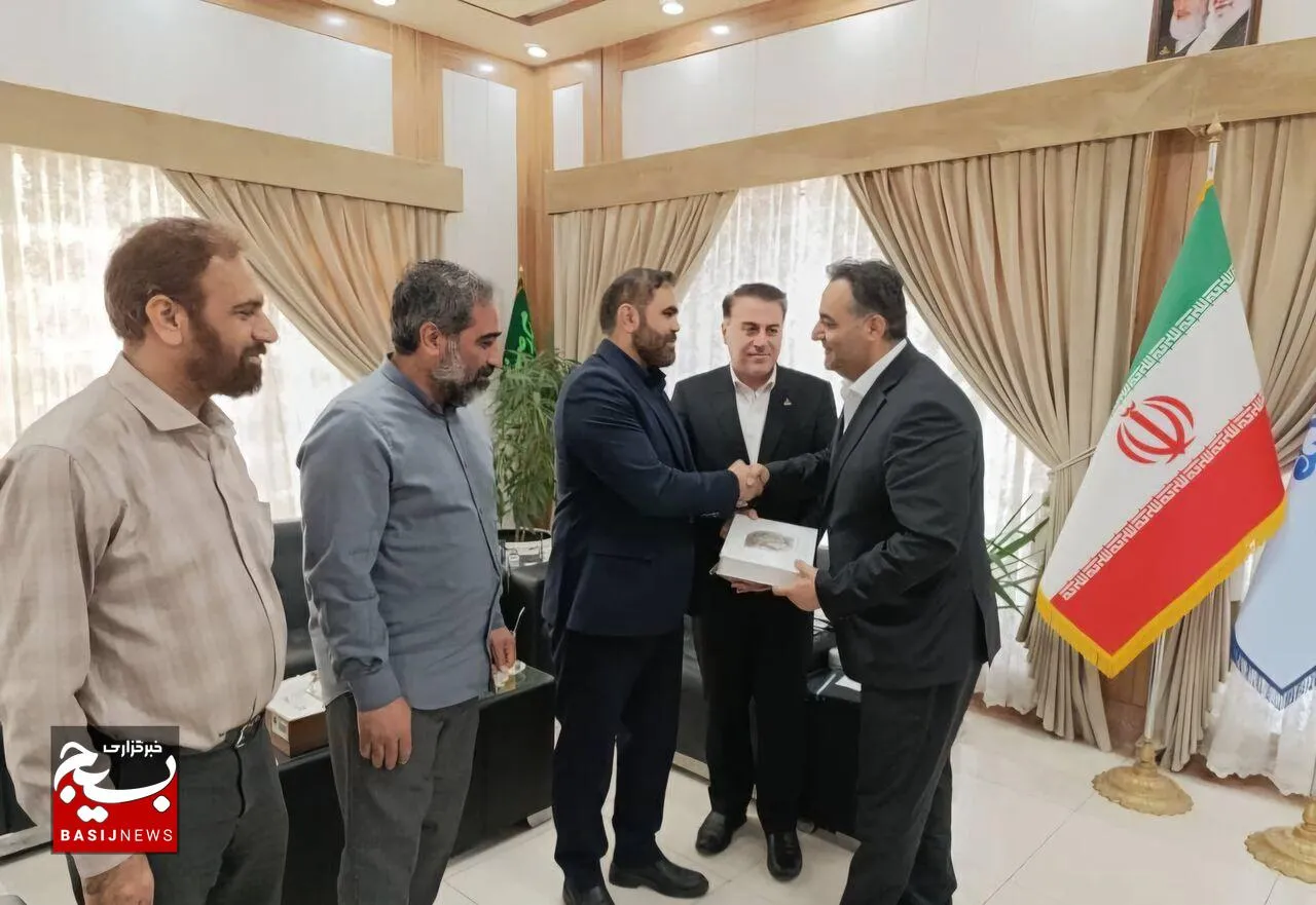 تقویت جبهه رسانه انقلاب برای بیان پیشرفت‌های صنعت و بنادر خوزستان