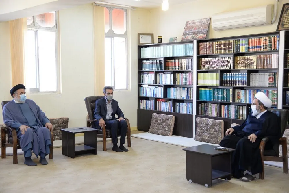 تربیت نسل سرنوشت‌ساز مملکت در دانشگاه و حوزه رقم می‌خورد