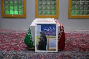 اقامه نماز بر پیکر دانشجوی شهیده &laquo;فائزه رحیمی&raquo;