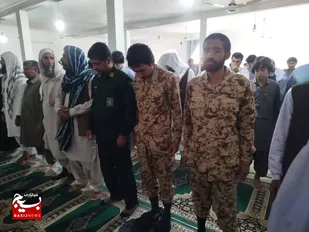 حضور سازمان&zwnj;یافته بسیجیان حوزه جعفر طیار انده در نماز جمعه شکرآباد