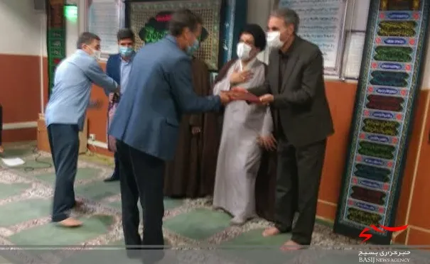 تجلیل از سه تن از آزادگان ورزشی قم
