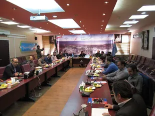 در این جلسات توانستیم مشکل تامین مواد اولیه شرکت پتروشیمی شازند را حل کنیم