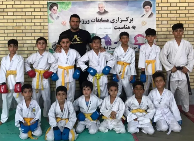 مسابقات ورزشی کاراته به مناسبت هفته عقیدتی سیاسی در بسیج برگزار شد