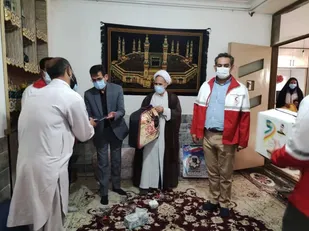 یک هزار و ۲۲۰ بسته معیشتی و بهداشتی بین نیازمندان شهرستان درمیان توزیع شد.